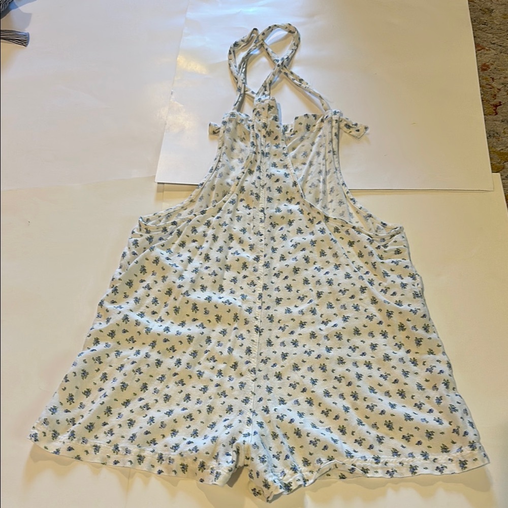Aeropostale White and Blue Floral Romper - Picture 6 of 6